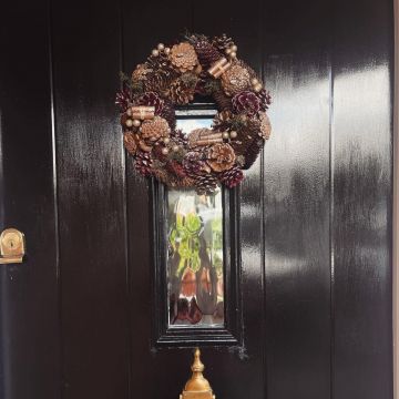 30cm Burgundy Cone & Cinnamon Christmas Wreath