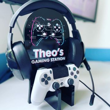 Personalised Gaming Station - Glitch Controller