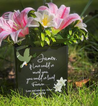 Personalised Memorial Flower Pot - Doves & Lillies